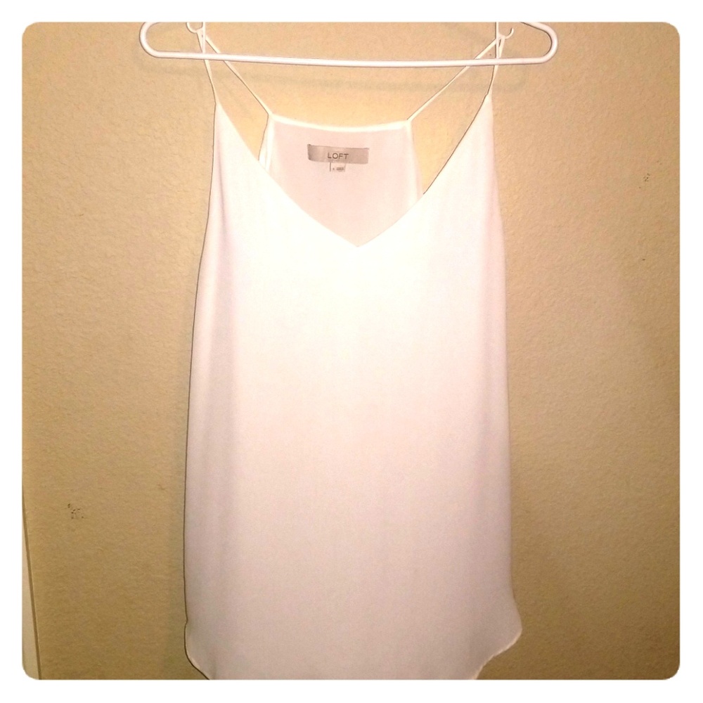 Lovely LOFT flowy shell in cream L